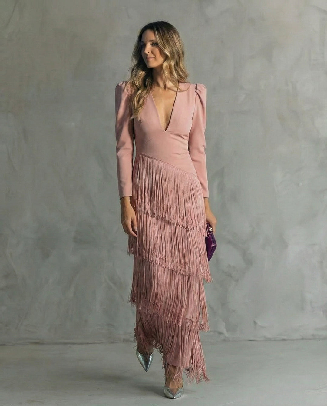 Clara · Abito Elegante con Maniche a Frange